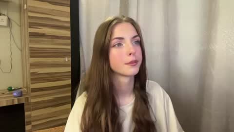 Mia online show from July 17, 6:37 am