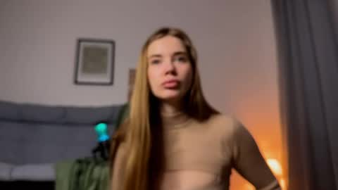 mia_skye1 online show from June 2, 1:07 am