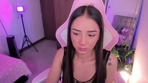 Snapshot of miaa_06 chatting on October 21, 2:38 am mia nicolle online show from October 21, 2:38 am