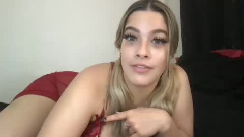 Snapshot of miaaasturbate chatting on October 10, 1:28 pm Mia Moji online show from October 10, 1:28 pm