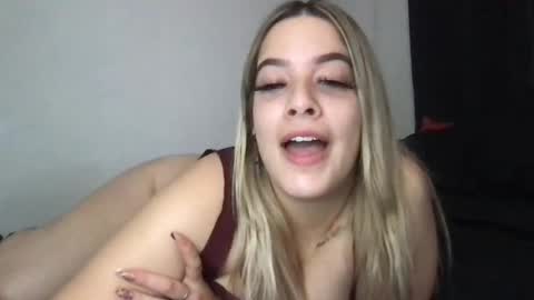 Snapshot of miaaasturbate chatting on October 20, 1:05 pm Mia Moji online show from October 20, 1:05 pm