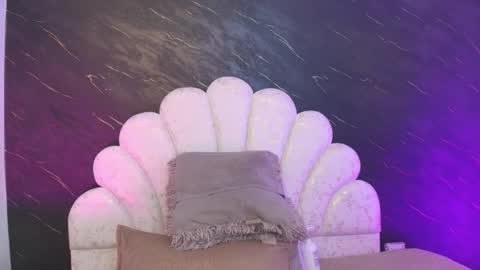 Mia online show from March 16, 12:09 pm