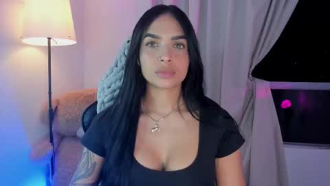 Mia online show from November 21, 3:37 am