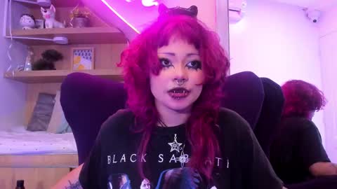 Mia online show from February 23, 6:45 pm