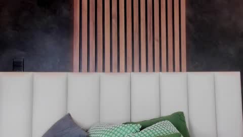 miaanderson__ online show from April 7, 1:13 pm