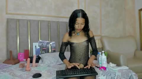 Miaasummer online show from June 4, 2:34 pm