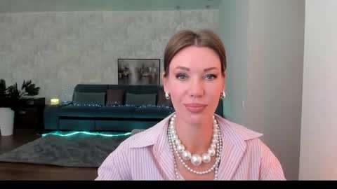 Mia online show from June 5, 5:03 am