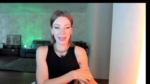 Mia online show from July 3, 4:28 am