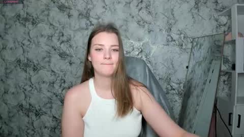 Mia online show from March 17, 8:36 pm