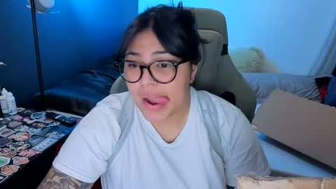 Mia online show from May 28, 2:42 am