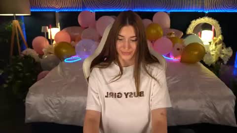 Mia online show from July 3, 2:22 pm