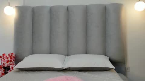 miacleark online show from November 23, 5:22 pm