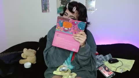 Mia david      online show from April 19, 8:22 pm