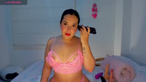 Mia Falcon online show from January 5, 10:29 pm