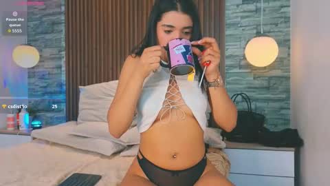 miagomezx online show from March 19, 9:31 pm