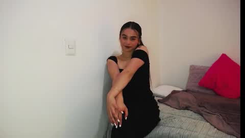 Mia online show from February 23, 11:29 pm