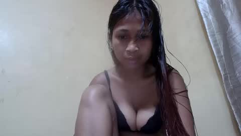 miah_land online show from October 27, 8:03 am