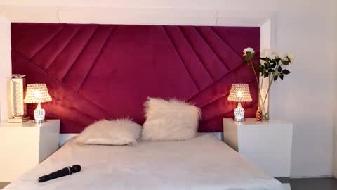 miahantonelli online show from March 26, 8:03 pm