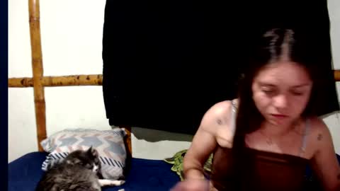 Snapshot of miahells chatting on September 14, 12:02 am Mia Sam online show from September 14, 12:02 am