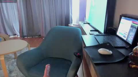 Mia online show from June 13, 7:41 am