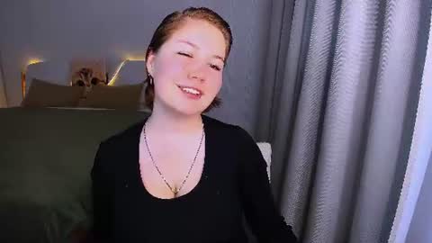 mialacrice online show from July 19, 4:15 am