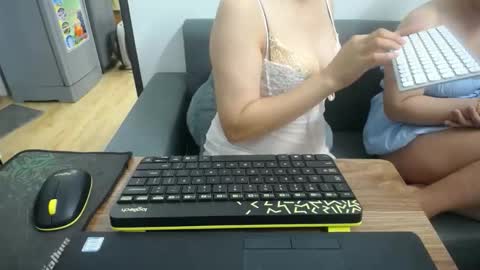 Snapshot of mialala205221 chatting on October 13, 4:03 am Mia online show from October 13, 4:03 am