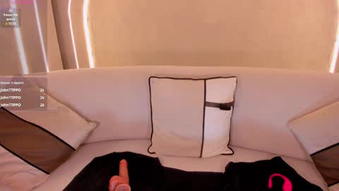 Call me Mia  online show from April 5, 8:06 pm