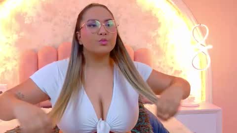 Mia online show from February 10, 12:35 am