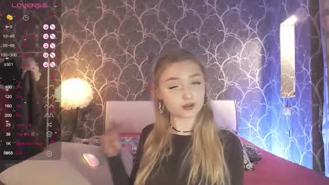 Mia online show from February 20, 5:15 pm