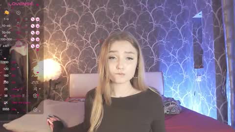 Mia online show from March 1, 5:28 pm