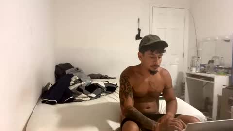 miamiclos1 online show from March 12, 4:05 am