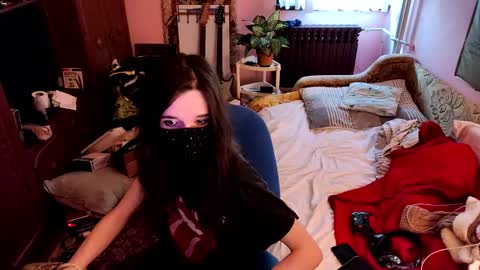 Snapshot of miaowhowl chatting on February 23, 3:18 pm Kristien online show from February 23, 3:18 pm