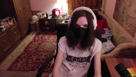 Snapshot of miaowhowl chatting on October 31, 5:57 pm Kristien online show from October 31, 5:57 pm