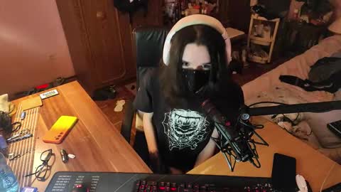 Snapshot of miaowhowl chatting on September 25, 6:26 pm Kristien online show from September 25, 6:26 pm