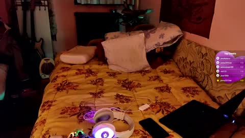 Snapshot of miaowhowl chatting on January 16, 4:38 am Kristien online show from January 16, 4:38 am