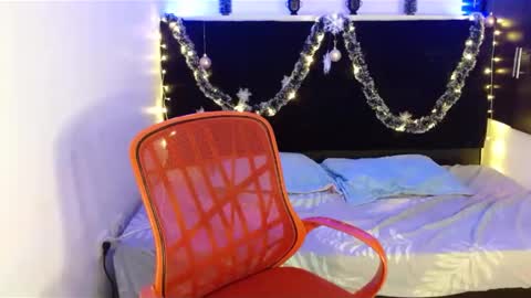 Mia Peyton   online show from December 7, 1:24 pm