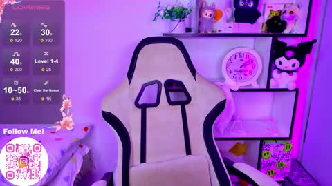 Mia  online show from December 3, 7:14 pm