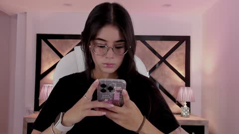 Mia online show from January 16, 8:03 pm