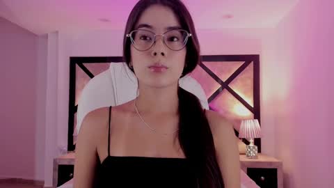 Mia online show from February 23, 8:44 pm