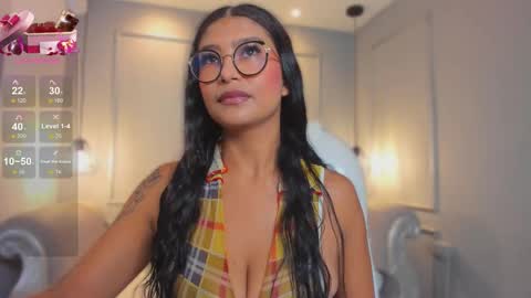 Mia  online show from February 17, 3:05 am