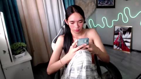 Mia online show from January 28, 1:08 am