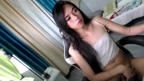 Mia online show from January 2, 11:27 pm