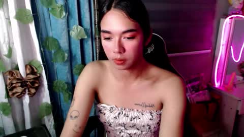 Mia online show from January 11, 10:43 am