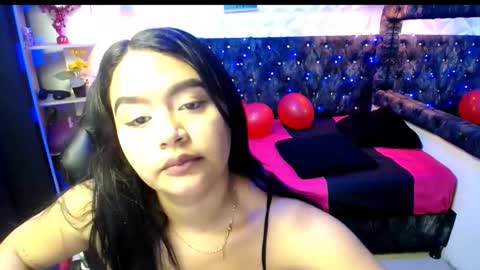 mia online show from February 3, 12:20 pm