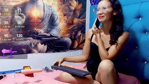 Mia online show from October 7, 2:07 am