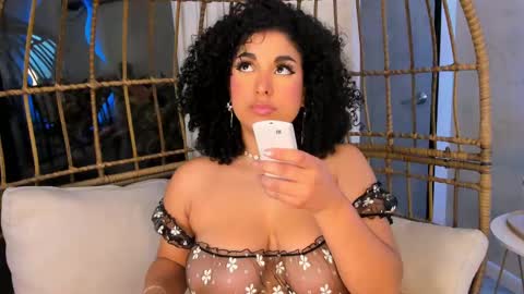 Mia online show from February 21, 9:45 am