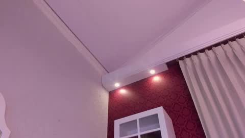 Mia online show from March 5, 3:18 am