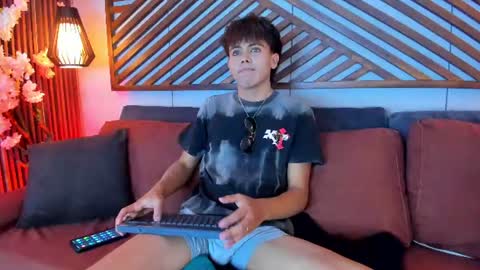 michael_banks online show from August 8, 10:09 pm