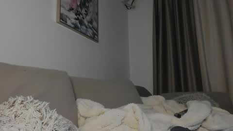 MichaelEvansx online show from December 17, 9:32 pm