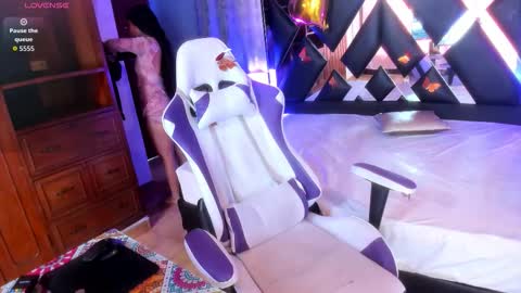 Michell  online show from February 18, 7:13 pm